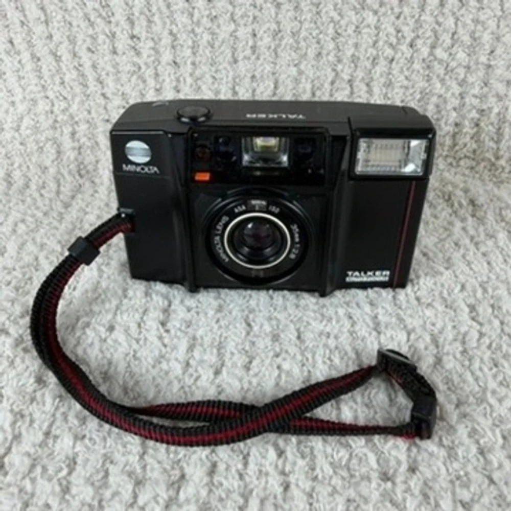 Minolta Talker 35mm Film Camera Black f/2.8 Lens Built-in Flash Vintage PARTS